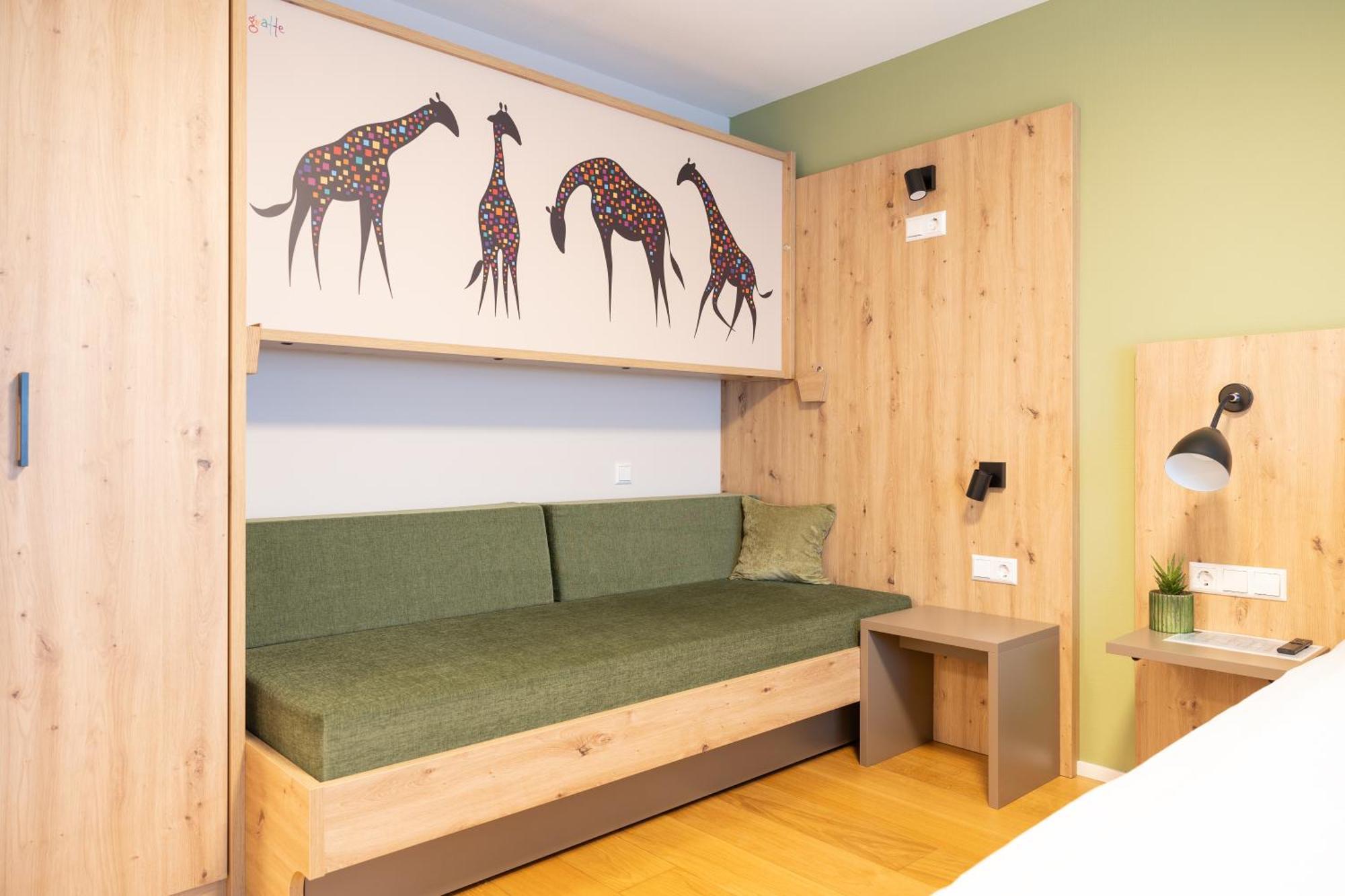 Appartementdeluxe Steiert - Near Europa Park - Rulantica - Spacious - Fully Equipped Kitchen - Private Garden - Free Parking - Pet Friendly *